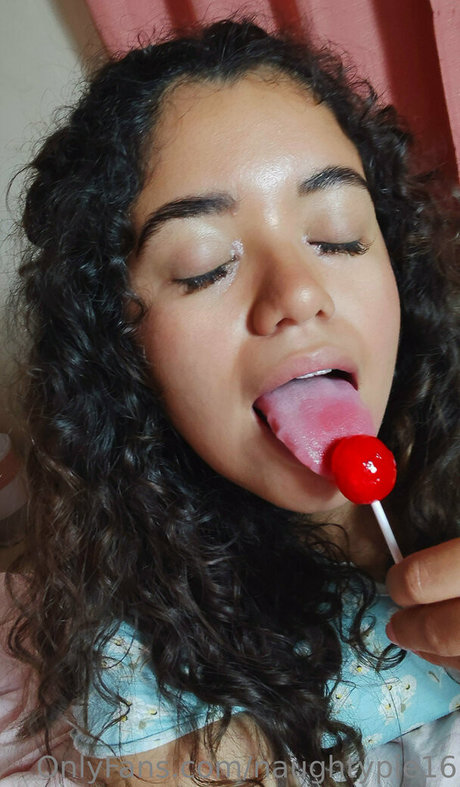 naughtypie16 Porn OnlyFans Leaks