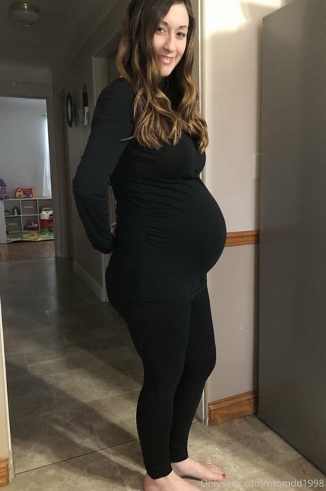 momdd1998 OnlyFans-Pornoleak