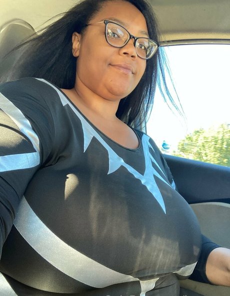 ky rarry OnlyFans Striptease