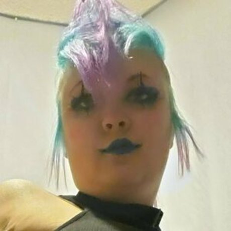 momo18496 OnlyFans-Komplettinhalte