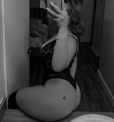 emelyelenaa Nacktbilder OnlyFans geleakt