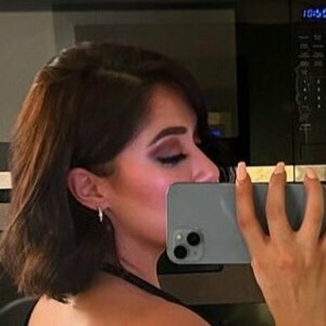 emelyelenaa Geleakte OnlyFans-Inhalte