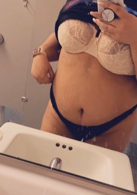 blonde muskel-onlyfans Kunstakt Ungefiltert