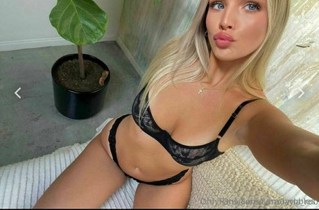 saraayrobles OnlyFans Gratis-Inhalte