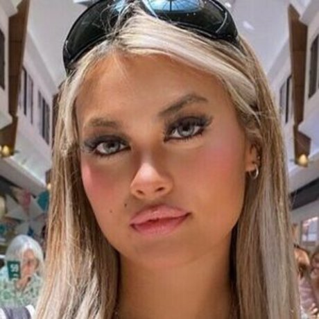 jasmijn isabella OnlyFans OnlyFans