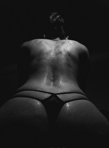 zaryaz Nacktbilder von OnlyFans