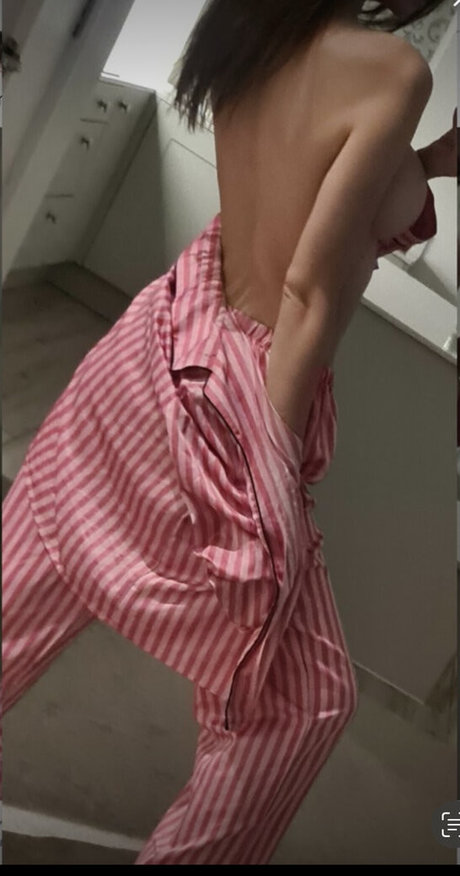 Emy Lou OnlyFans-Bilder