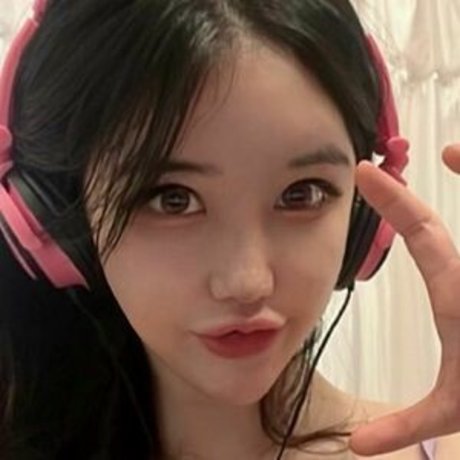 Yuwol Neue geleakte OnlyFans-Inhalte