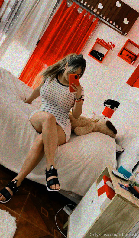 richbreasts OnlyFans Leak