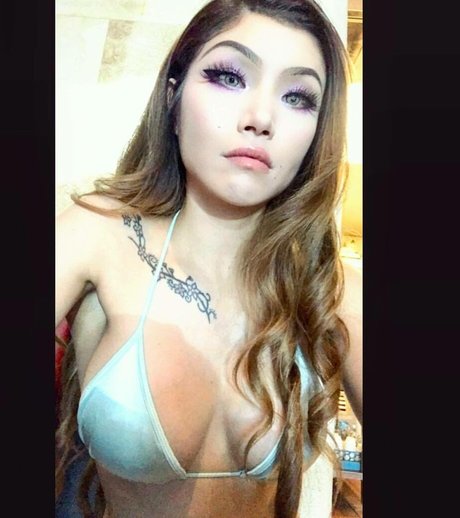 Cafe Lu Girls Nacktbilder auf OnlyFans