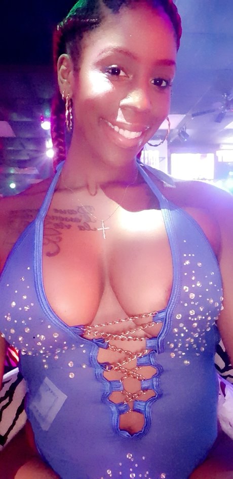 Phoenix Reign OnlyFans Strip