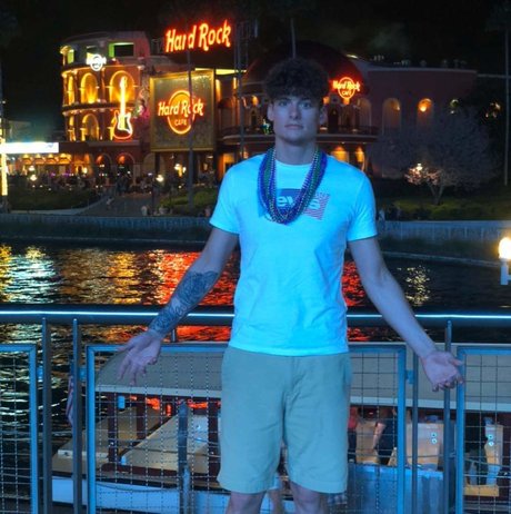 Hunter Ferg Titten OnlyFans