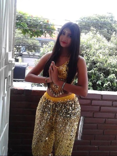 Indira chopra OnlyFans schlank