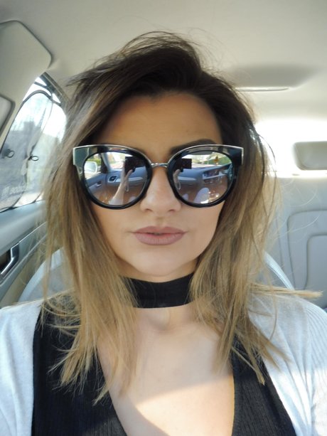 Peaches and Cleavage_ OnlyFans-Fotos