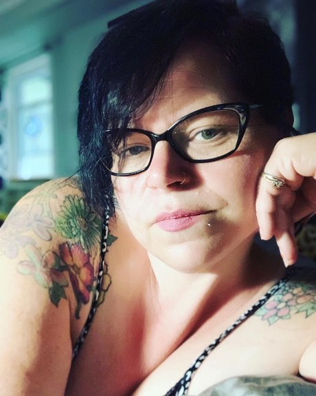 Sandi B Oben ohne OnlyFans