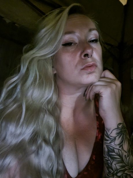 Moonbitxh OnlyFans Sextape