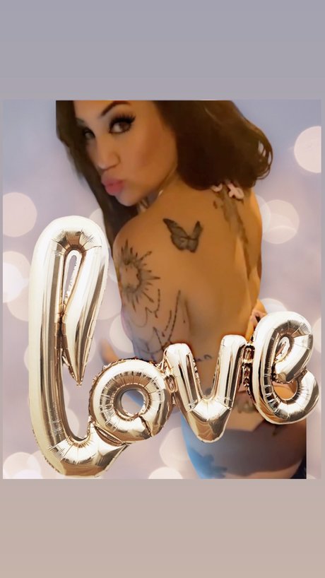 AmoreA_ OnlyFans Lesbisch