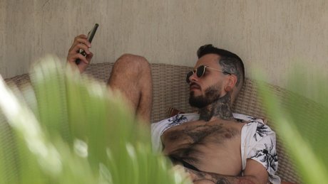 Lukas lvares OnlyFans schlank