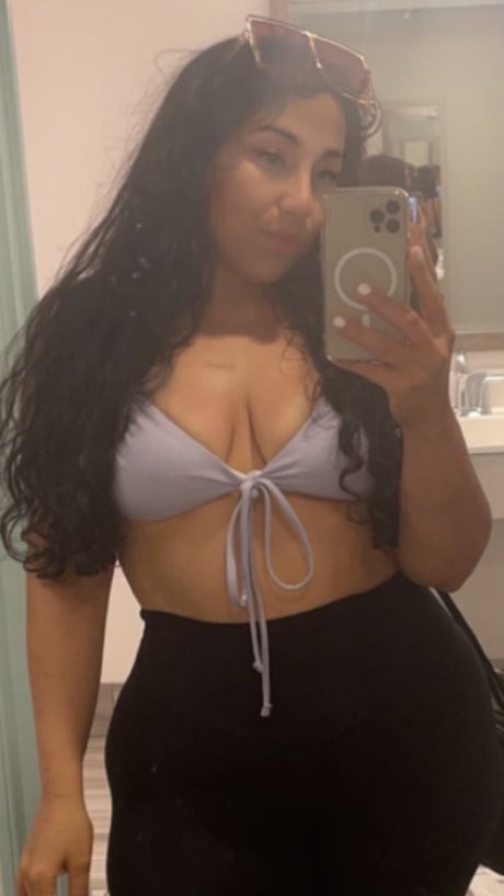 Telhas OnlyFans explizite Inhalte