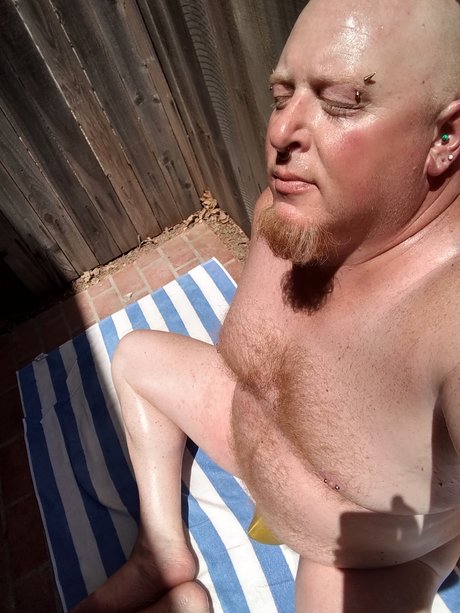 GingerBear OnlyFans nackte Brüste