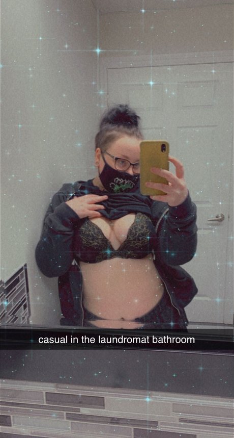 Peach Queen_ Nacktbilder von OnlyFans