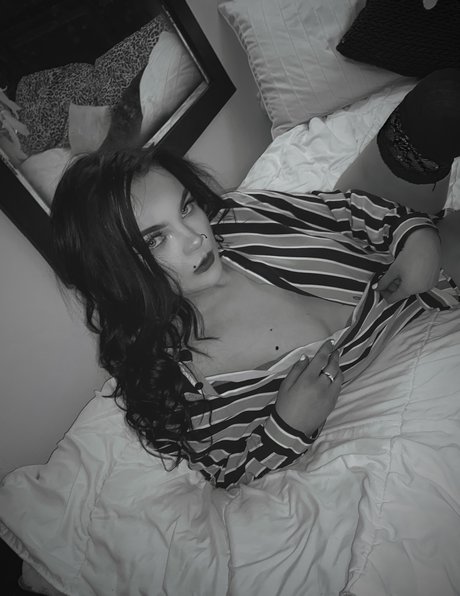 Peach Paterson Neue geleakte OnlyFans-Inhalte