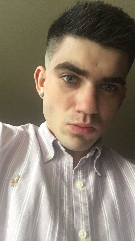 Djulian OnlyFans explizite Inhalte