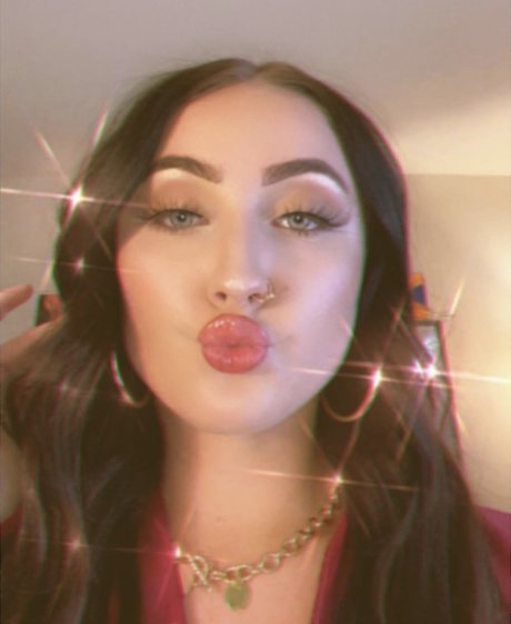 Goddess Gemini OnlyFans nackte Brüste