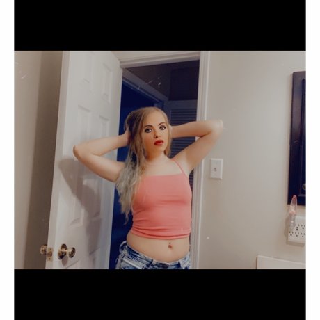 Katie Jade Meow_ OnlyFans Brüste Bild