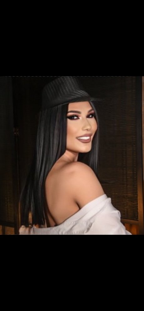 I am Alina OnlyFans nackte Brüste