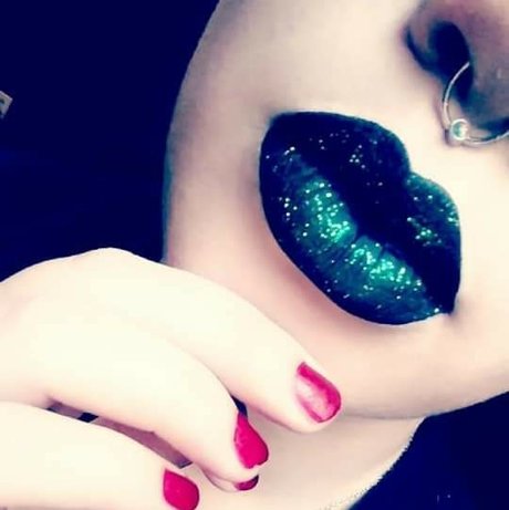 Self Medicate amp amp Smile Nackt OnlyFans