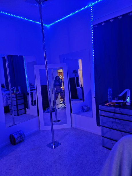 Deli Anogi Neue geleakte OnlyFans-Inhalte