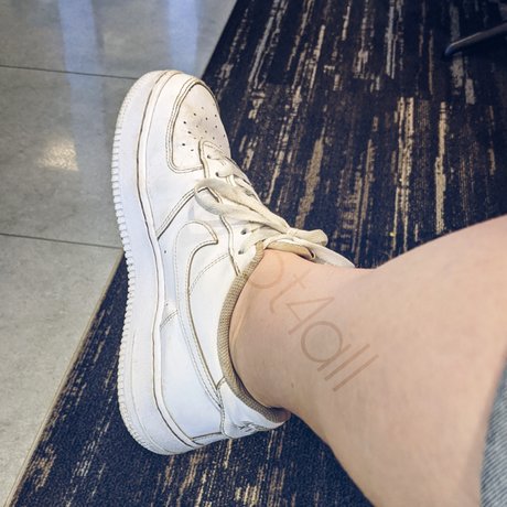 Worship at my Feet_ Nacktbilder auf OnlyFans