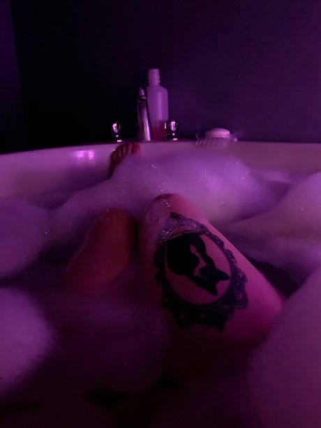 Daphn e NurlyFans-Brüste