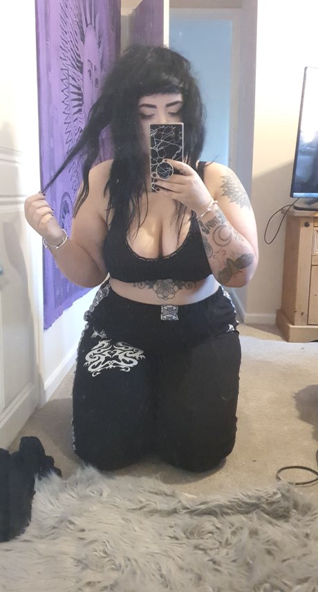Gothbitch OnlyFans Gratis