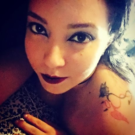 Sexy Evil and Angel OnlyFans schlank