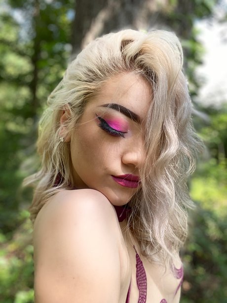 Rosie Rainbow OnlyFans Nacktbilder geleakt