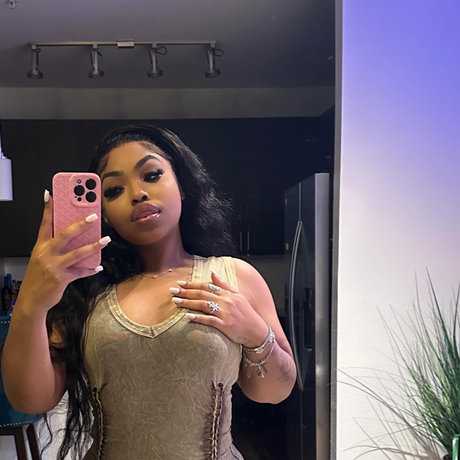 Brat doll Nackt auf OnlyFans