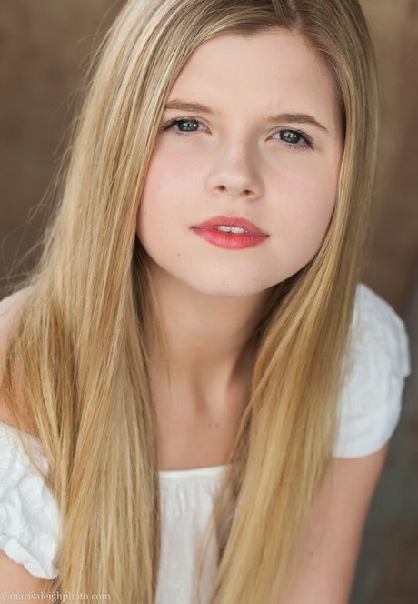 Ana Mulvoy Ten Nacktbilder OnlyFans