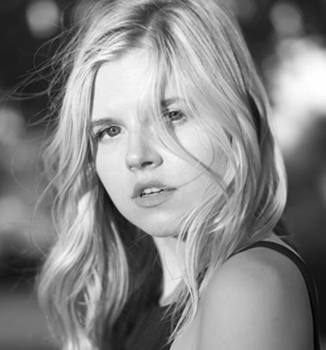 Ana Mulvoy Ten OnlyFans-Bilder