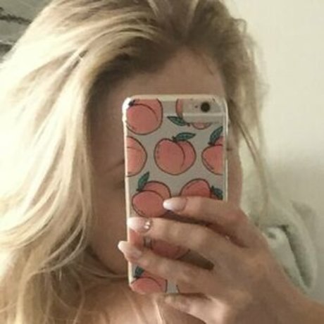 aadrianarose OnlyFans Striptease