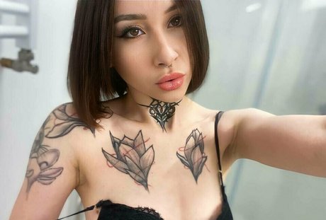 succuba tiny NurlyFans-Pornos