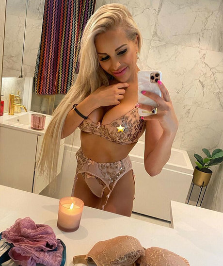 Linni Meister Neue geleakte OnlyFans-Inhalte