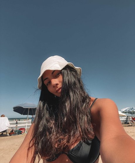 Valentina Kavata OnlyFans Model Bilder