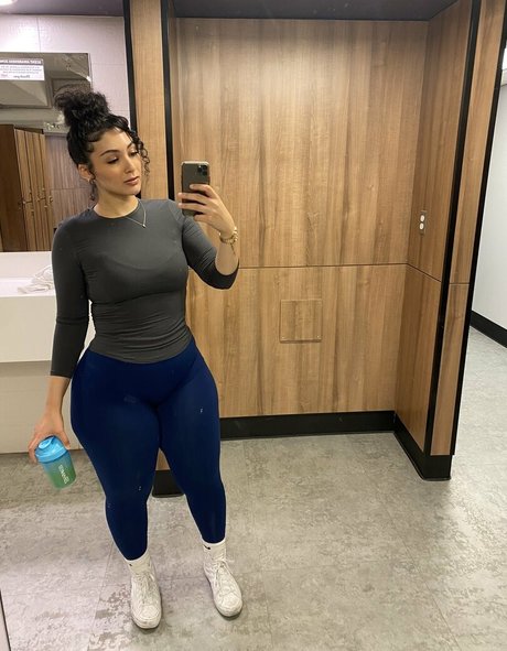 Zainaabb ab Nacktbilder von OnlyFans geleakt