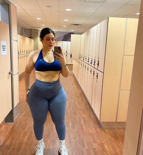 Zainaabb ab OnlyFans Model Bilder