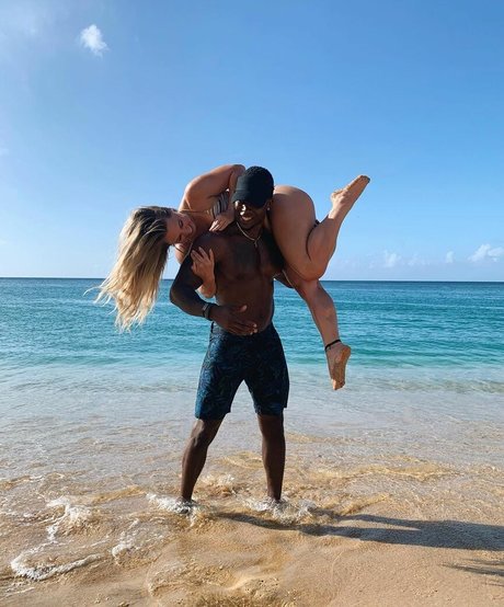 Kayla Kalani OnlyFans Porno