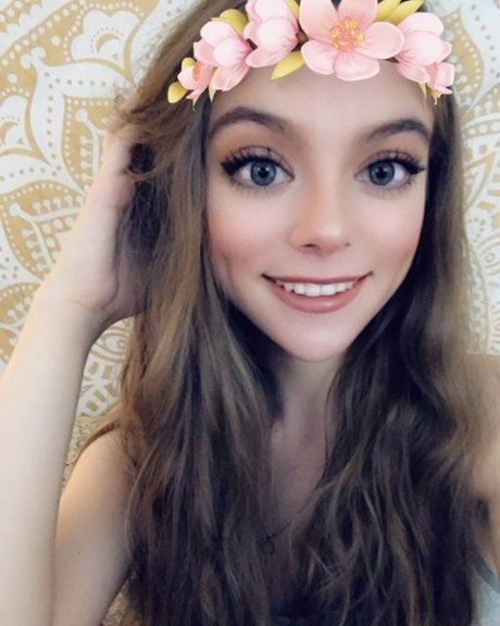 Rose Castella NurlyFans-Brüste