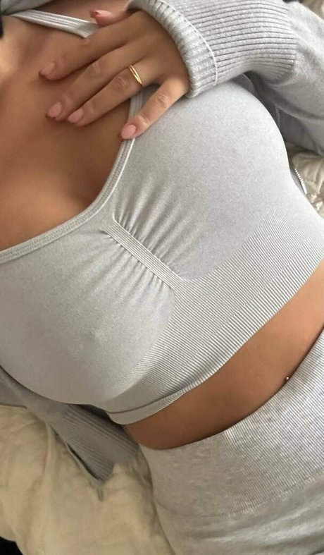 Bella The Vet Neues OnlyFans