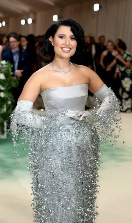 Raye Oben ohne OnlyFans